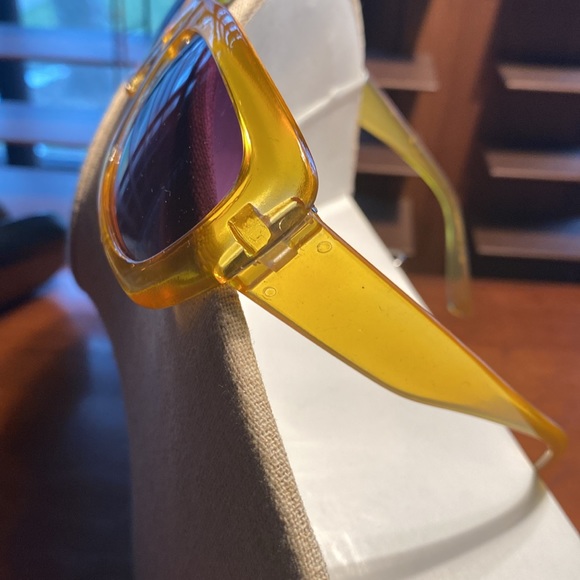 Vintage Yellow Sunglasses - Picture 5 of 5